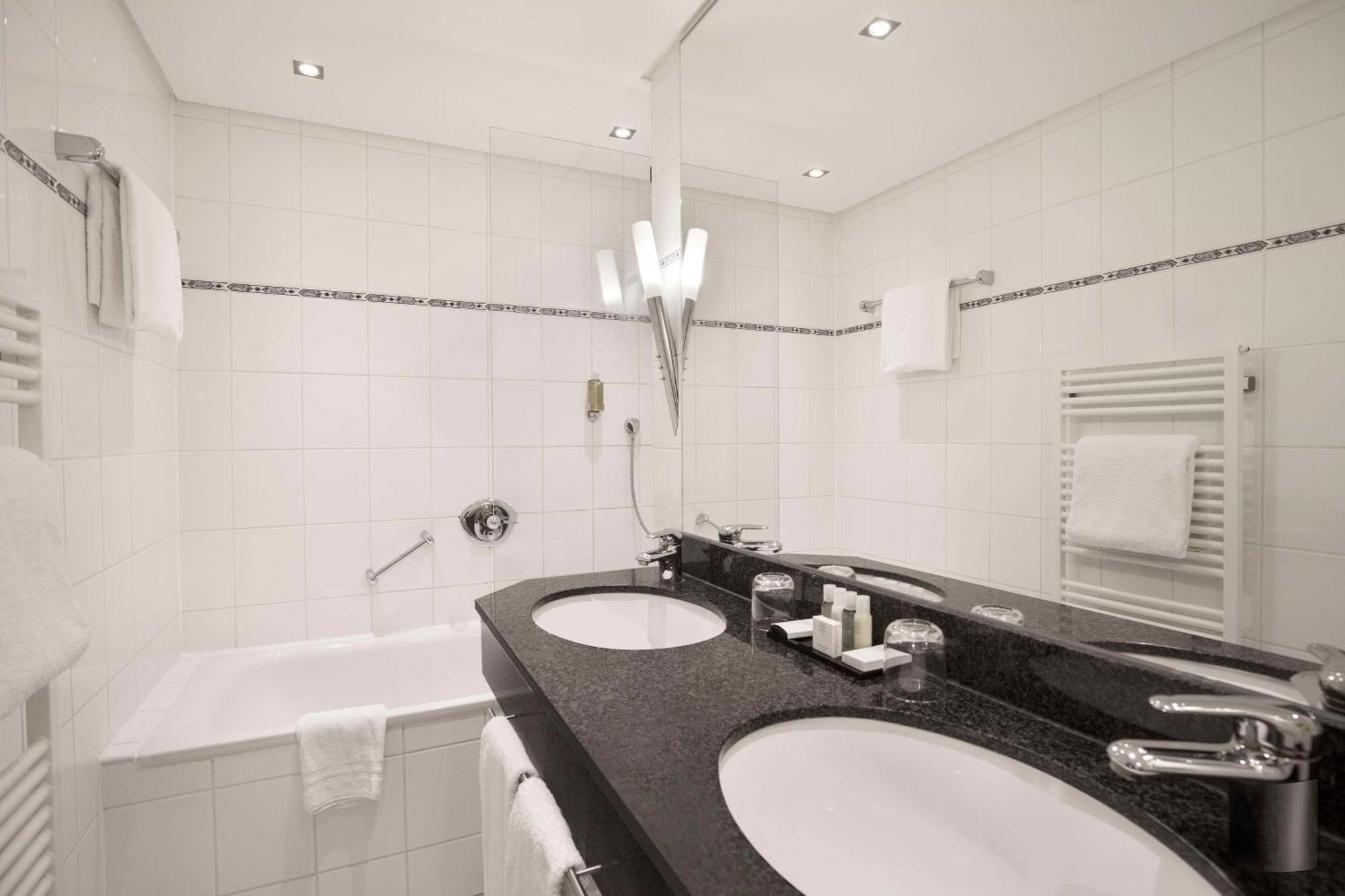 Doubletree By Hilton Hannover Schweizerhof Luaran gambar